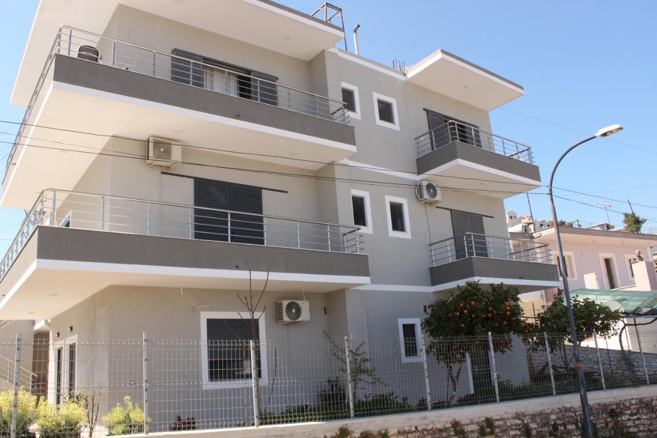Leva'S Apartments Sarande Exterior photo