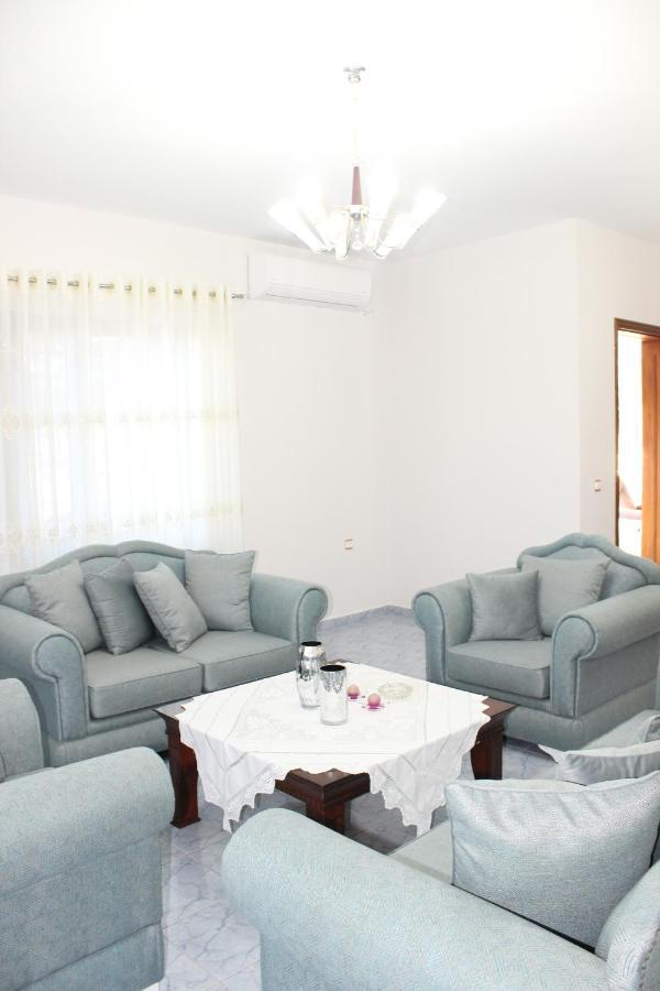 Leva'S Apartments Sarande Exterior photo