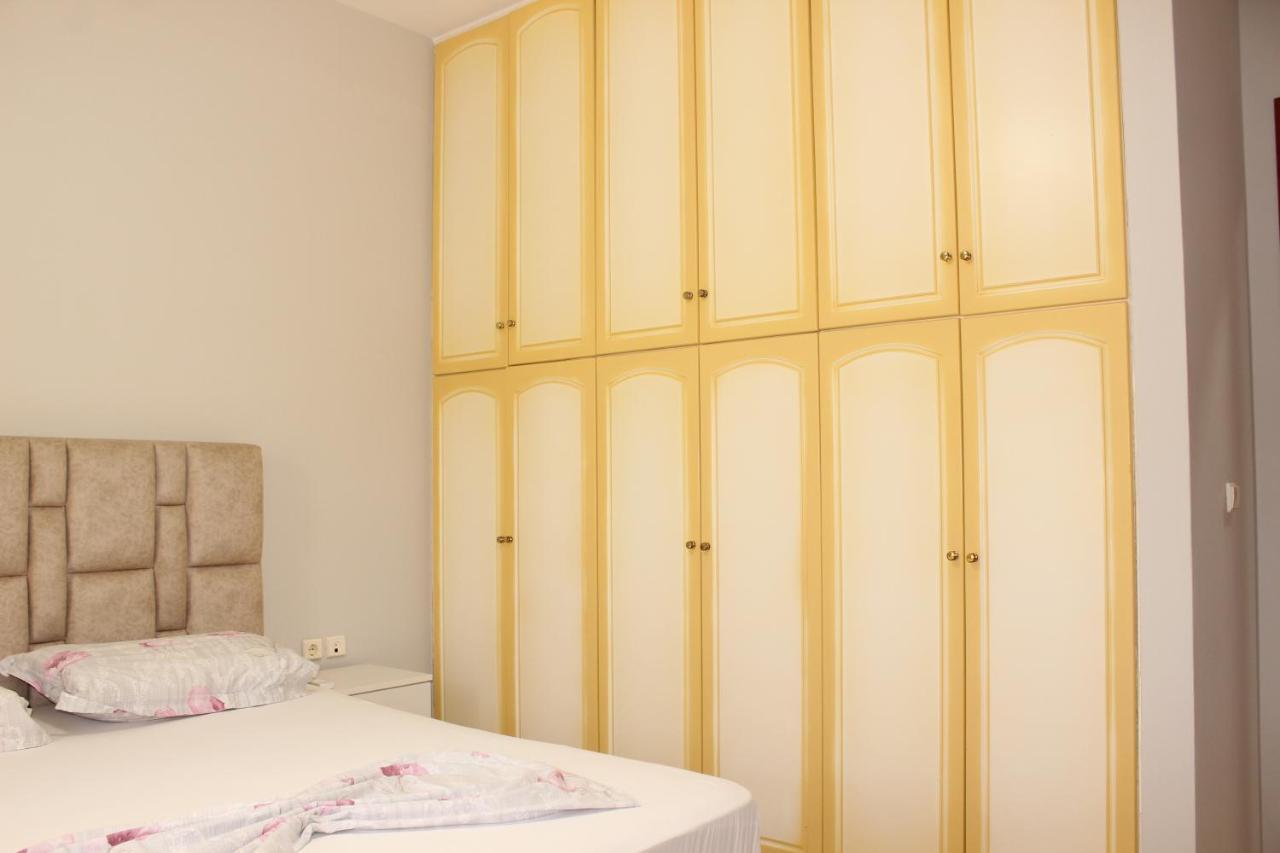 Leva'S Apartments Sarande Exterior photo