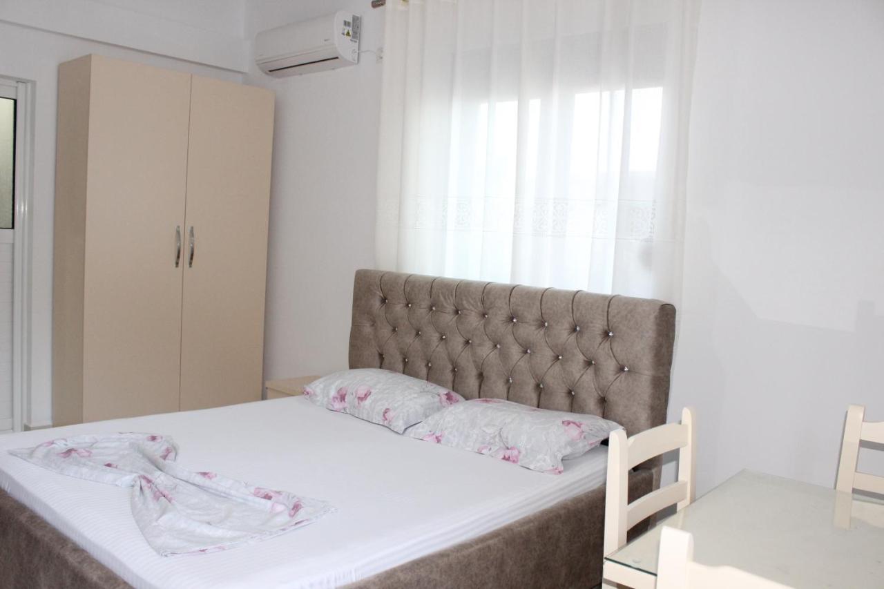 Leva'S Apartments Sarande Exterior photo